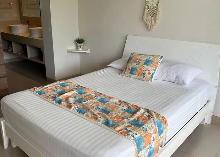 Luxury Golf , Club Access , 2br 3ba ,corasol Apartment